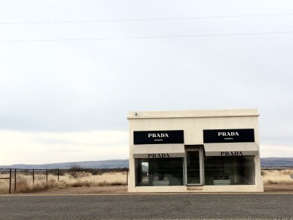 prada-store-marfa-valentine-texas